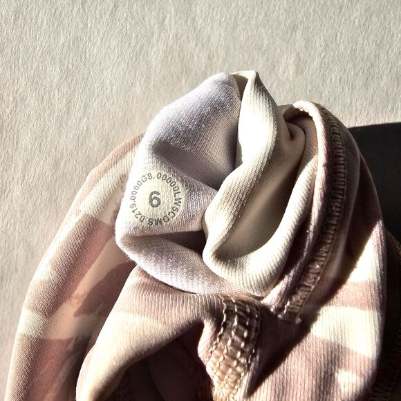 Lululemon Women’s Wunder Under High-Rise Tight Leggings | Shadow Leaf | Size 6 - Picture 7 of 11